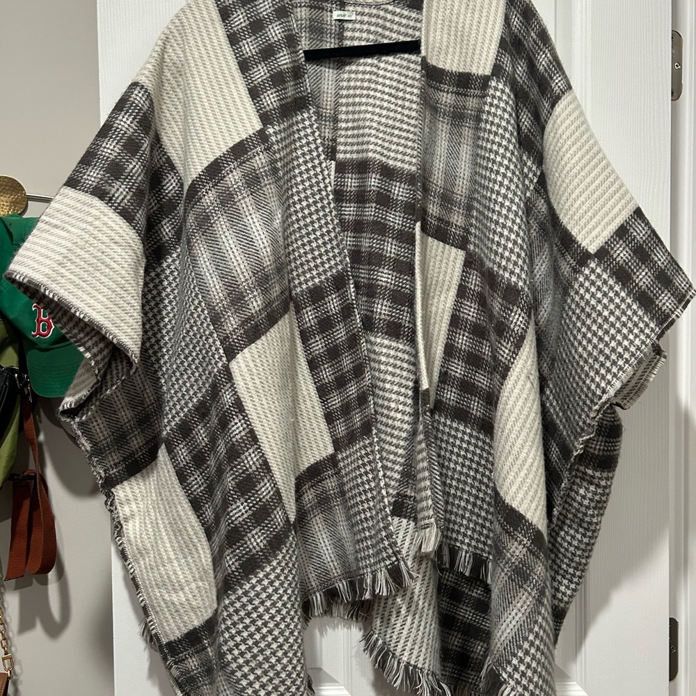 Aerie Checkered Wrap in Black and Cream
